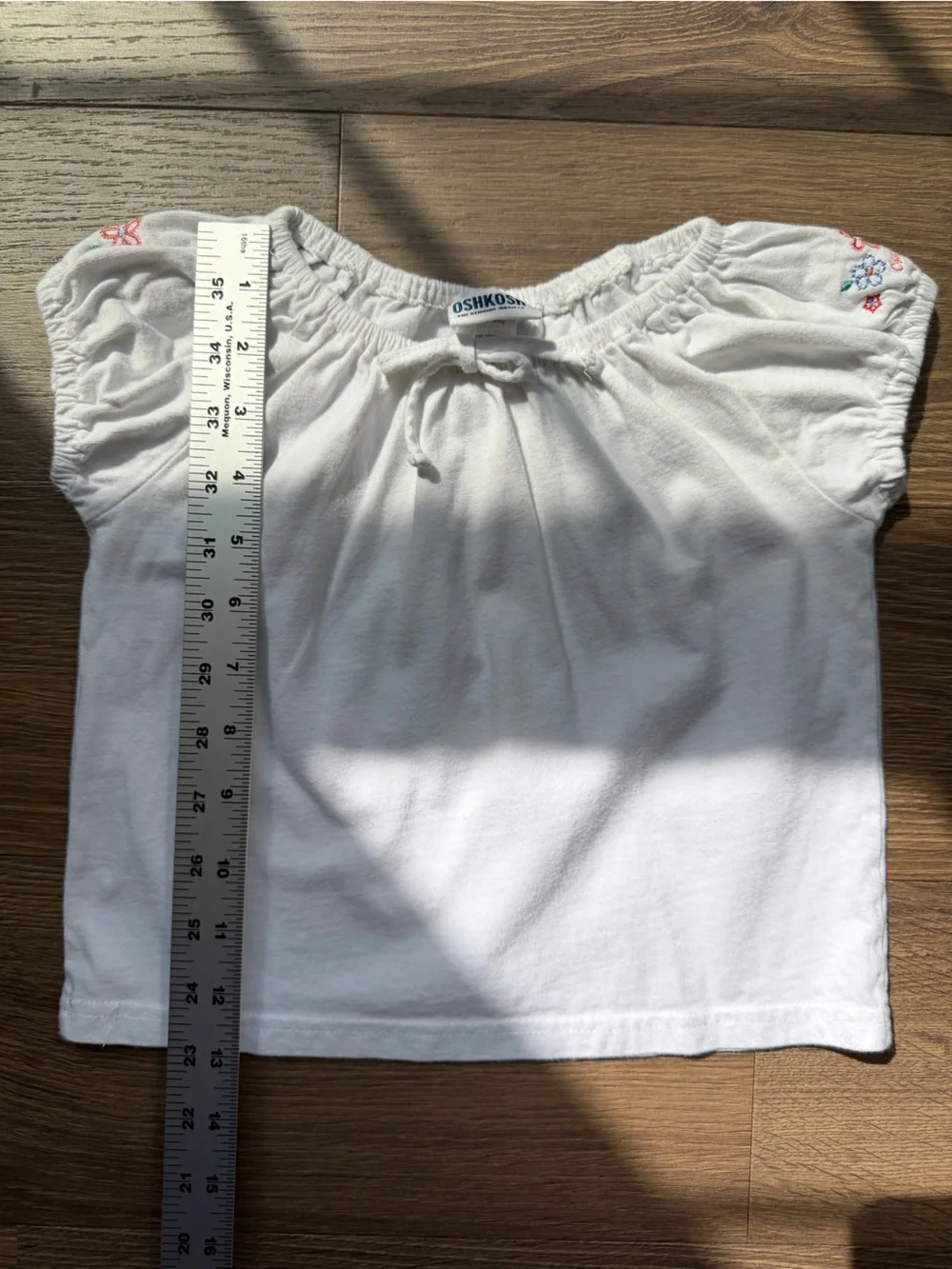 Early 2000s OshKosh B'gosh White Puff Sleeve Tee with Embroidered Flowers 4